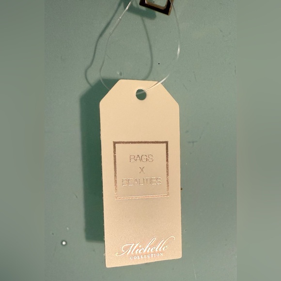 Teddy Velvet Wallet NWT from Michelle Collection - Picture 4 of 5